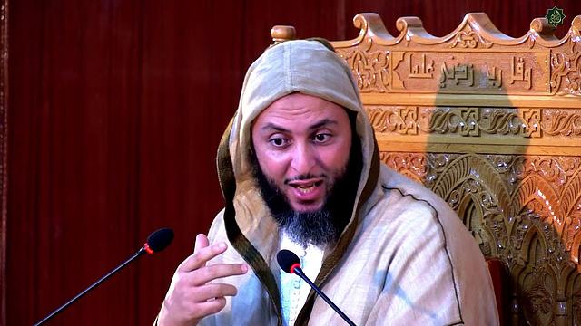 أدب فقهي عظيم في مسألة  السجود في سورة النجم ... الشيخ سعيد الكملي