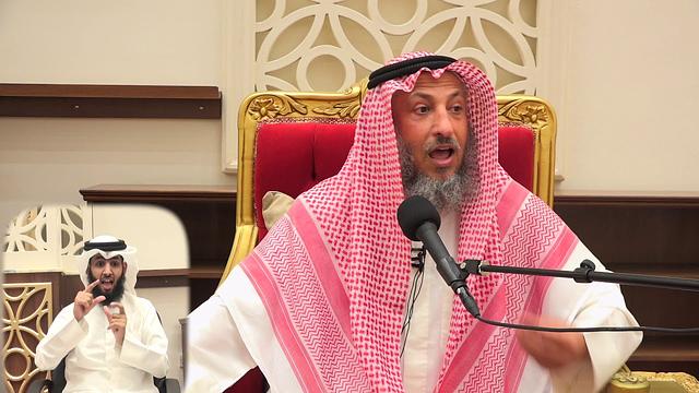 اذا صادف يوم العيد يوم الجمعة هل تقام صلاة الجمعة؟ - الشيخ الدكتور عثمان الخميس